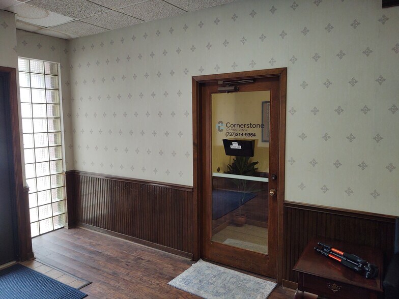 100 E San Antonio St, San Marcos, TX à louer - Photo du bâtiment - Image 3 de 7
