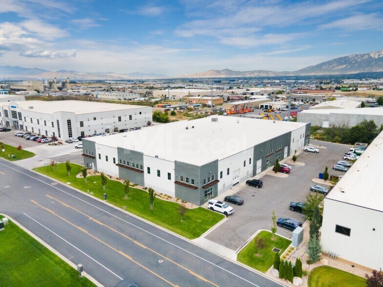 441 E 1750 N, Vineyard, UT à louer - Photo du bâtiment - Image 2 de 4