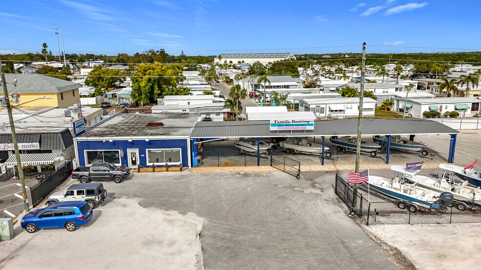 9293 Bay Pines Blvd, Saint Petersburg, FL à louer - Photo du bâtiment - Image 3 de 7