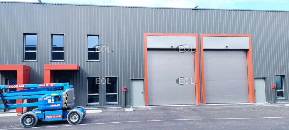 Flex dans Chassieu à louer - Photo du bâtiment - Image 1 de 5