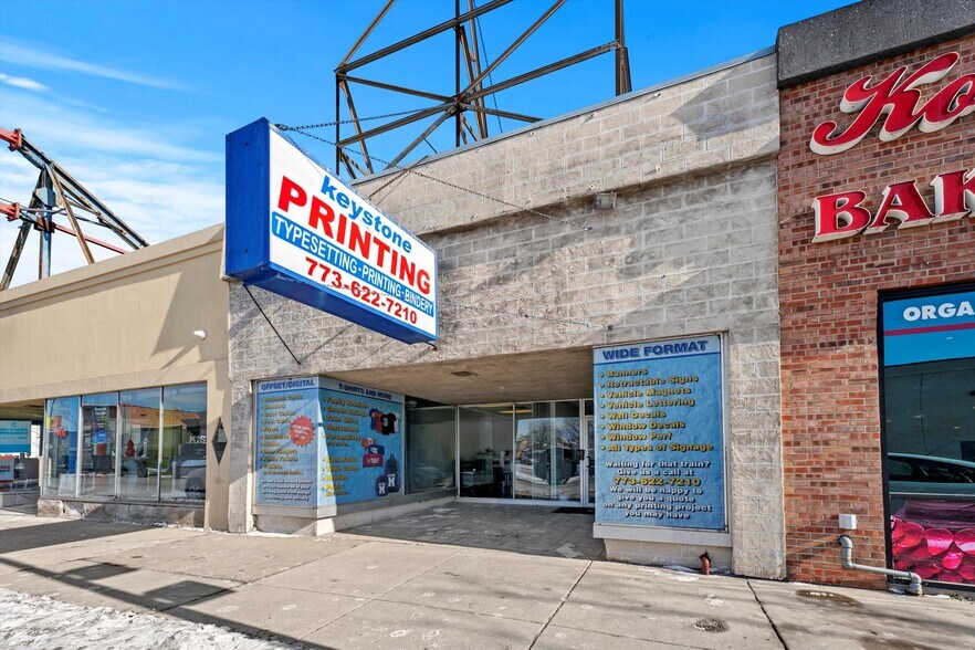 2451 N Harlem Ave, Chicago, IL à vendre - Photo du bâtiment - Image 2 de 18