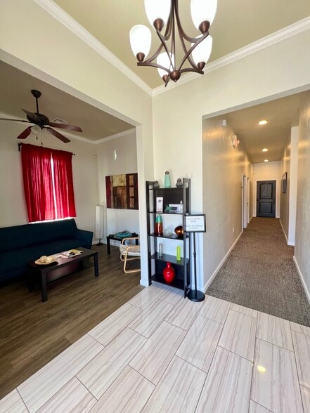 11900 N MacArthur, Oklahoma City, OK for lease - Lobby - Image 3 of 20