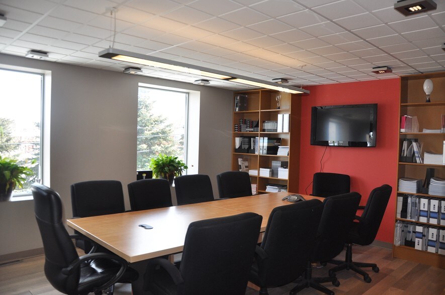 1479 Laperriere Ave, Ottawa, ON for lease - Building Photo - Image 2 of 8