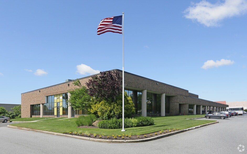 20-36 Central Ave, Hauppauge, NY à louer - Photo du bâtiment - Image 2 de 13