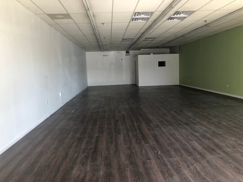 4101-4115 Jefferson Hwy, New Orleans, LA à louer - Photo du bâtiment - Image 2 de 4