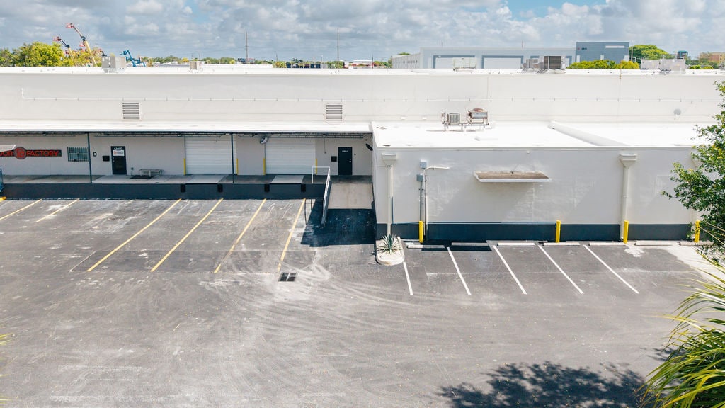 4200 N 29th Ave, Hollywood, FL for lease Building Photo- Image 1 of 15