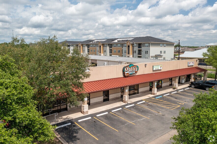 12110 Manchaca Rd, Austin, TX à louer - Photo du bâtiment - Image 2 de 7