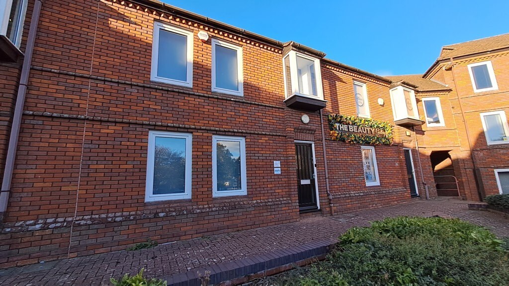 14 The Green, Newport Pagnell for lease Building Photo- Image 1 of 7