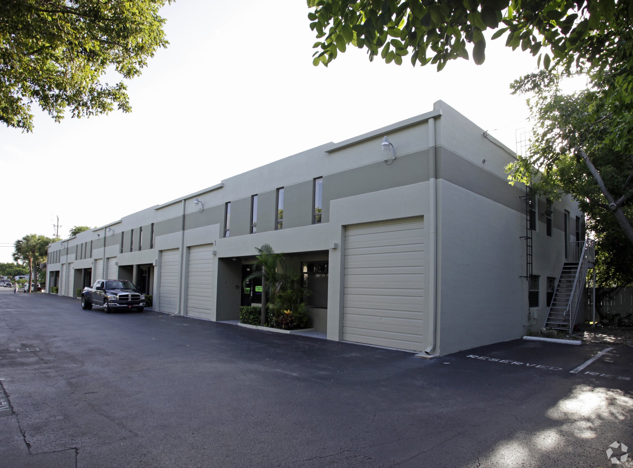 7100-7120 SW 47th St, Miami, FL for lease Primary Photo- Image 1 of 3