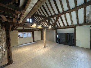 18 The Square, Winchester à louer Photo du bâtiment- Image 2 de 3