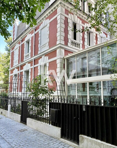 Bureau dans Paris à vendre - Photo du bâtiment - Image 1 de 5