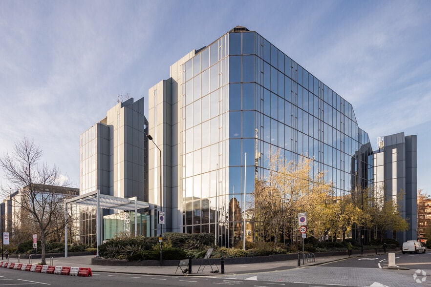 68-72 Hammersmith Rd, London for lease - Building Photo - Image 1 of 8