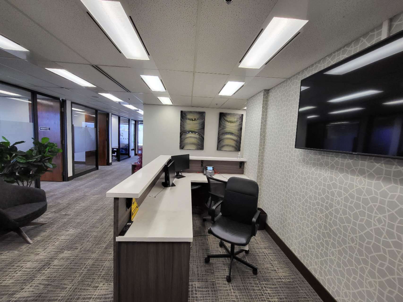 1200 W 73rd Ave, Vancouver, BC à louer Photo intérieure- Image 1 de 9