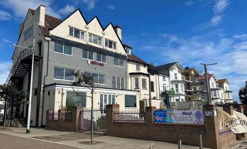 20 The Esplanade, Lowestoft for sale - Building Photo - Image 2 of 14