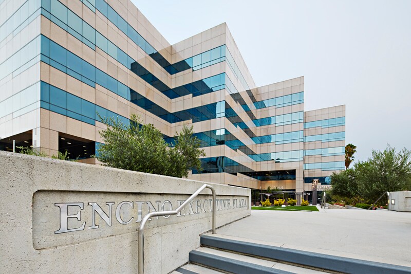 16501 Ventura Blvd, Encino, CA à louer - Photo du bâtiment - Image 2 de 10