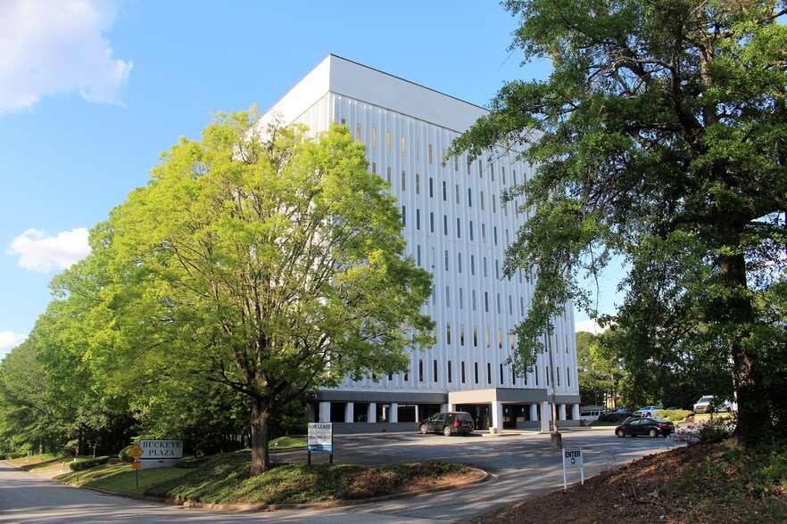 3301 Buckeye Rd, Atlanta, GA à louer - Photo du bâtiment - Image 3 de 27
