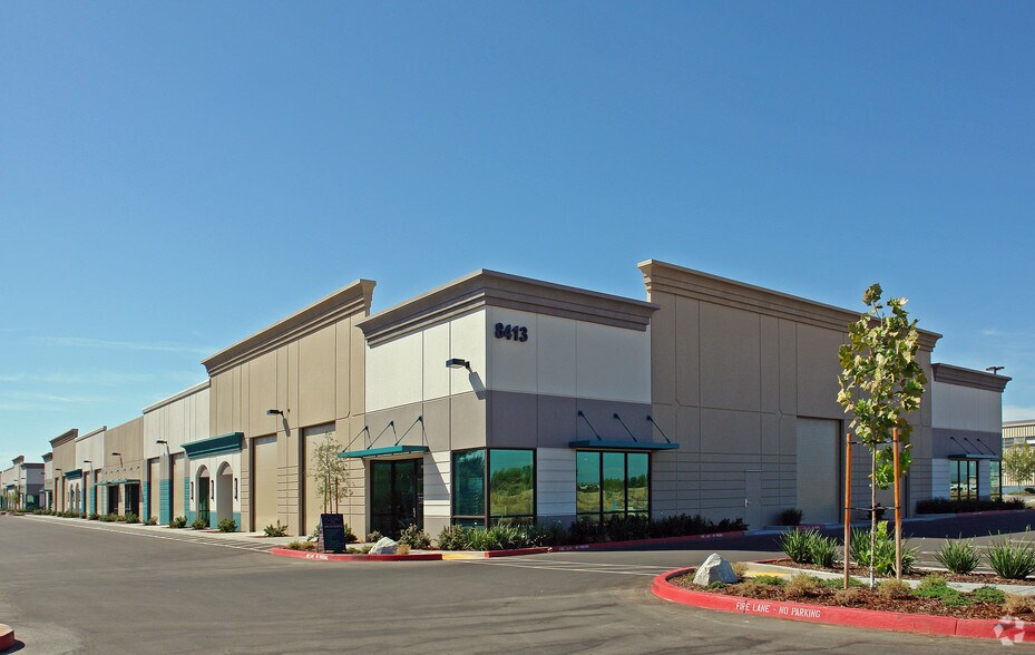 8413 Washington Blvd, Roseville, CA à louer - Photo du bâtiment - Image 3 de 10