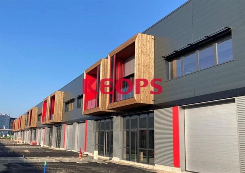 Flex in Fenouillet for lease - Building Photo - Image 1 of 10