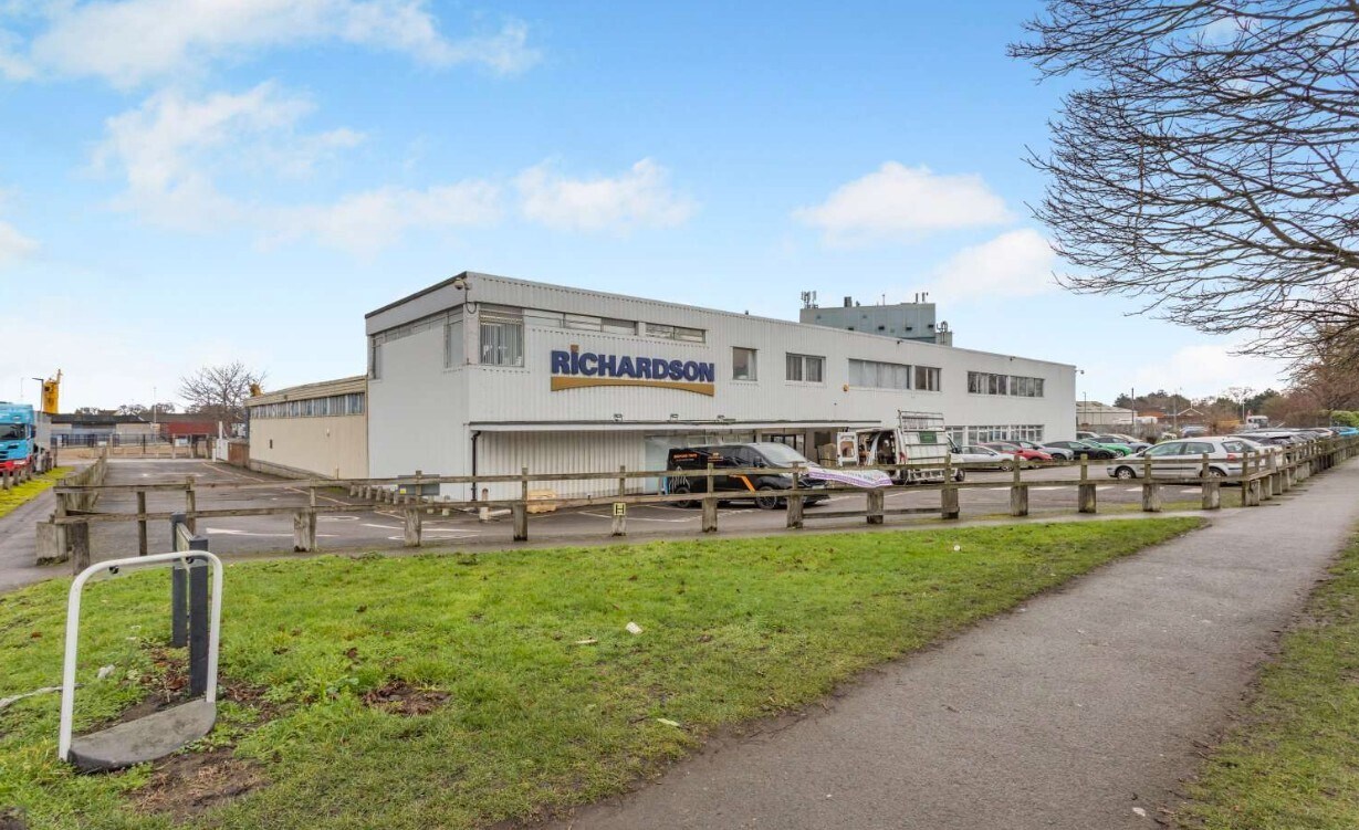 121 Mile Rd, Bedford à vendre Photo principale- Image 1 de 3