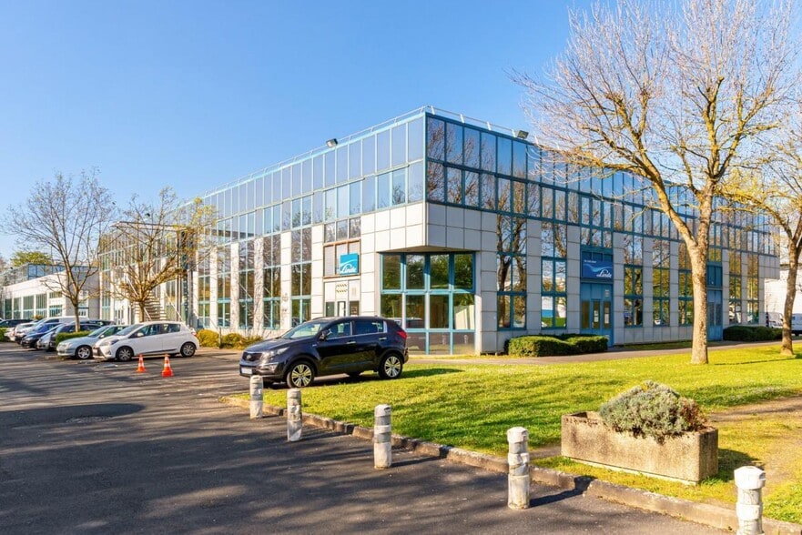 Industrial in Fresnes for lease - Building Photo - Image 3 of 25