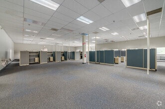4400 Renaissance Pky, Warrensville Heights, OH for lease Interior Photo- Image 2 of 14