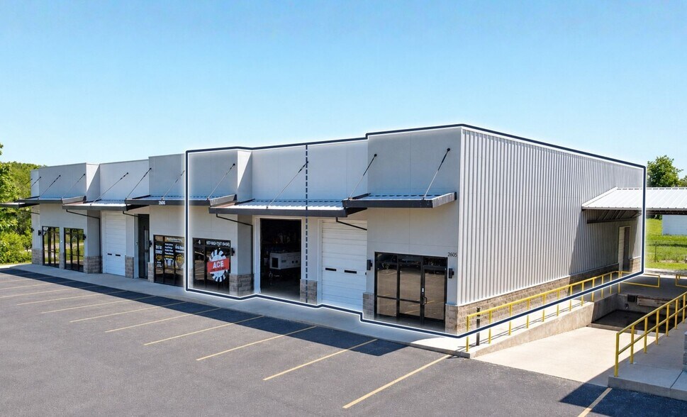 2605 W Storage Parkway Rd, Rogers, AR à louer - Photo du bâtiment - Image 2 de 24