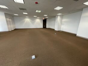 8001 Lincoln Ave, Skokie, IL for lease Interior Photo- Image 2 of 3