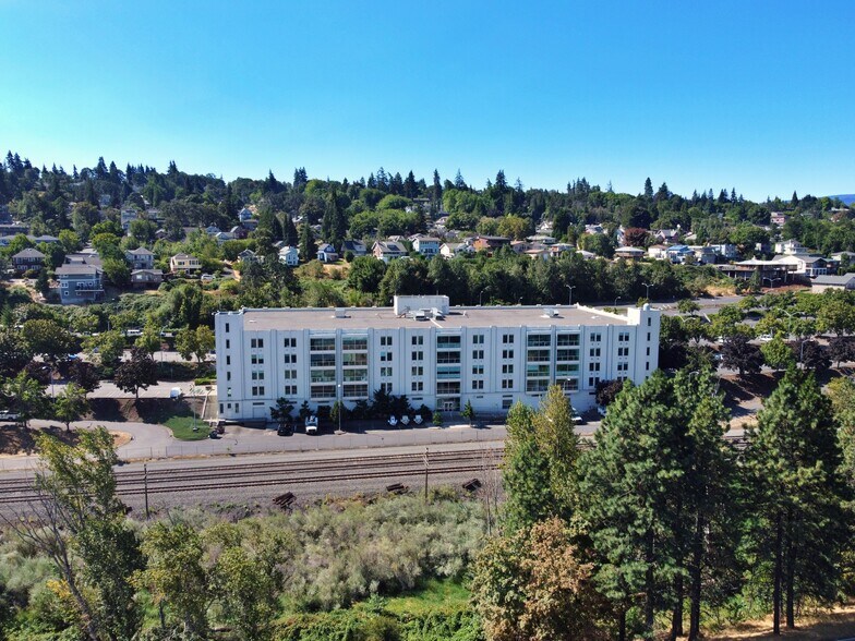 902 Wasco St, Hood River, OR à louer - Photo du bâtiment - Image 3 de 13