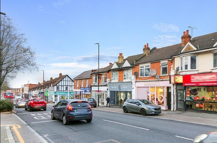 54 Central Rd, Worcester Park à vendre - Photo du bâtiment - Image 2 de 6
