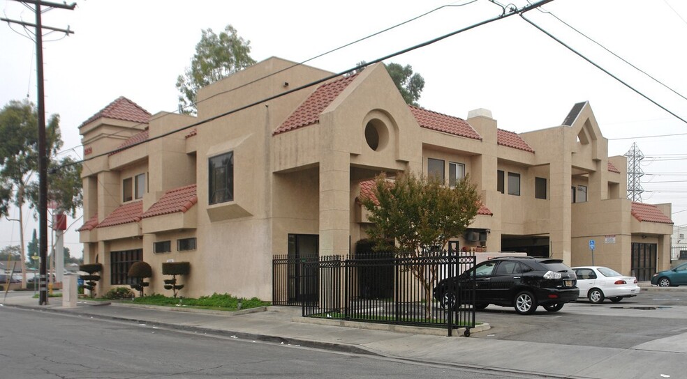 8232 Garvey Ave, Rosemead, CA for lease - Building Photo - Image 1 of 2