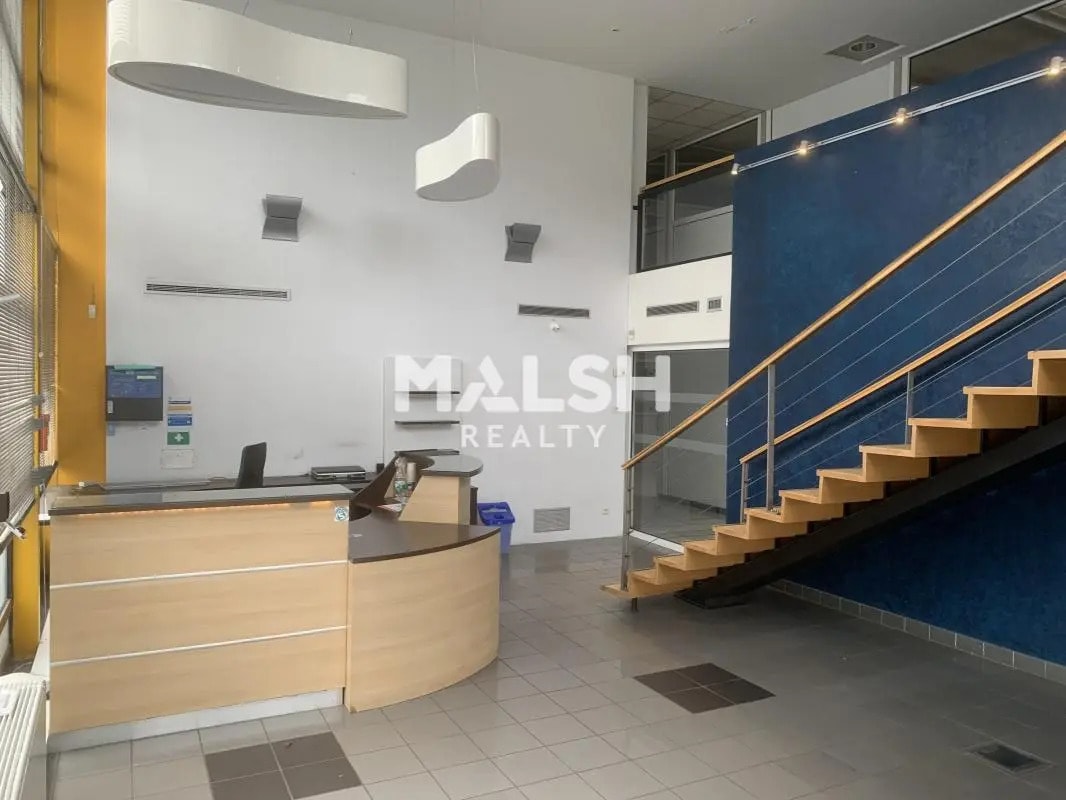 Bureau dans Feyzin à louer Photo intérieure- Image 1 de 18