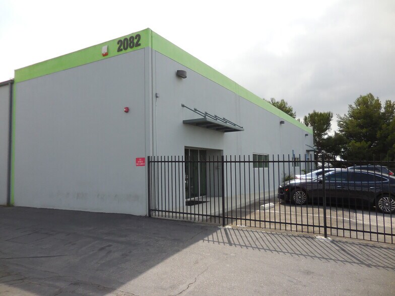2082 E Gladwick St, Rancho Dominguez, CA for lease - Building Photo - Image 2 of 23