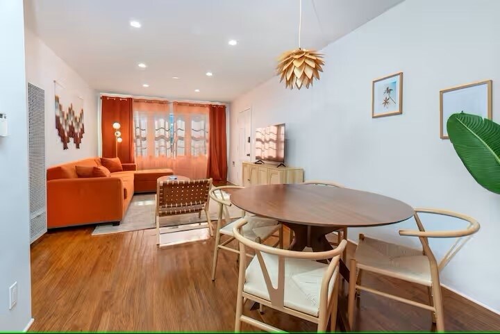 604 Venezia Ave, Venice, CA à vendre - Photo du bâtiment - Image 1 de 17