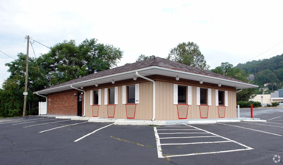 84 Mineral Springs Rd, Asheville, NC for sale - Building Photo - Image 1 of 3