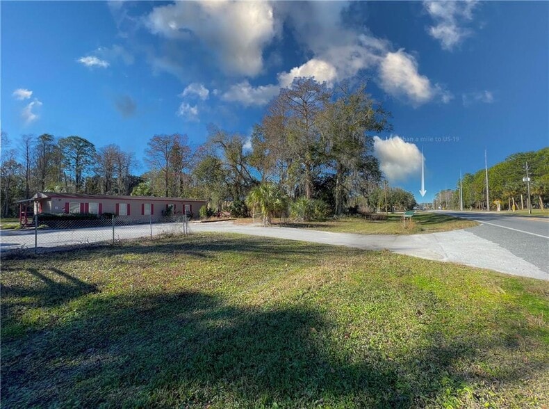 8144 W Grover Cleveland Blvd, Homosassa, FL for sale - Building Photo - Image 3 of 14