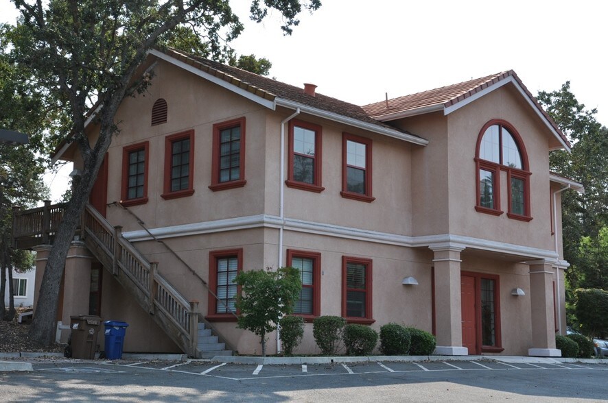 818 Grayson St, Pleasant Hill, CA à louer - Photo du bâtiment - Image 3 de 4