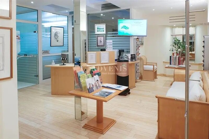 Office in Paris for sale Interior Photo- Image 1 of 6