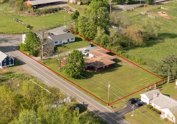 1318 & 1320 VanHoesen Rd, Castleton On Hudson, NY à vendre - Photo du bâtiment - Image 3 de 20