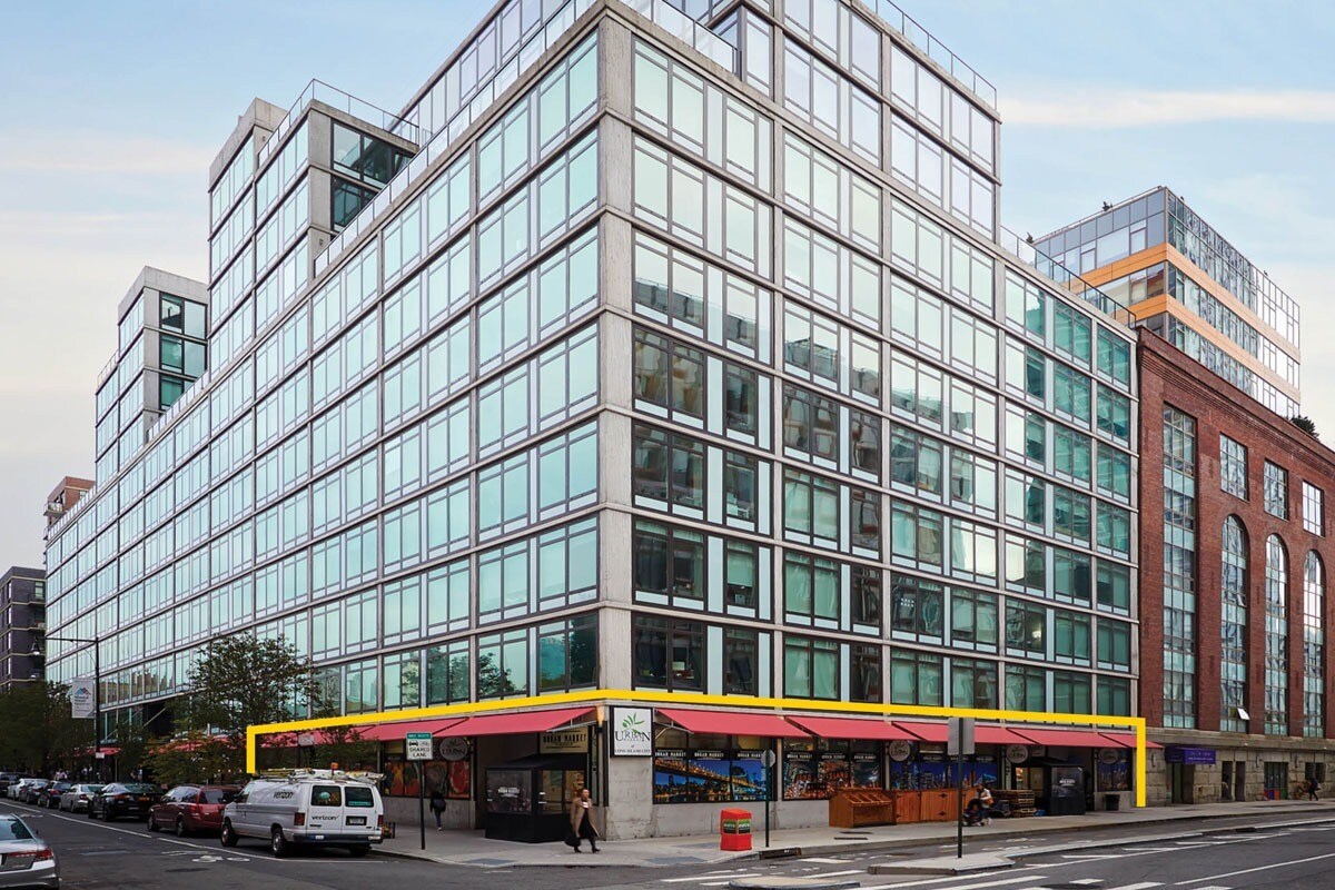 2-14 50th Ave, Long Island City, NY à louer Photo du bâtiment- Image 1 de 7
