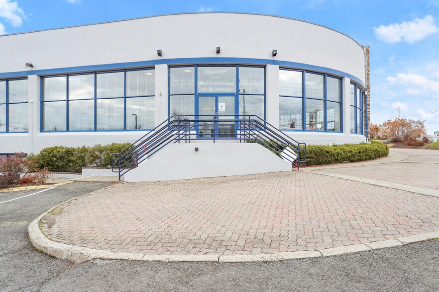 1 Boston Post Rd, Milford, CT à vendre - Photo du bâtiment - Image 3 de 17