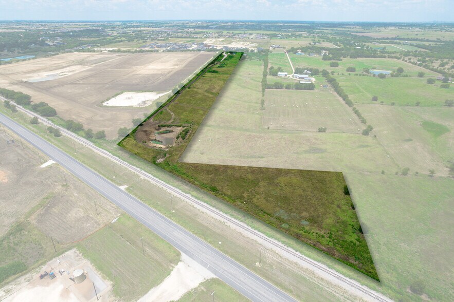 1032 Godley ave, Godley, TX à vendre - Photo du bâtiment - Image 2 de 13