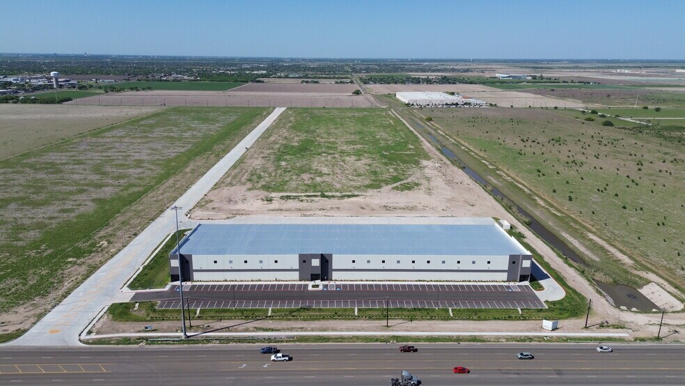 890 E Military Hwy, Pharr, TX à louer - Photo du bâtiment - Image 3 de 13