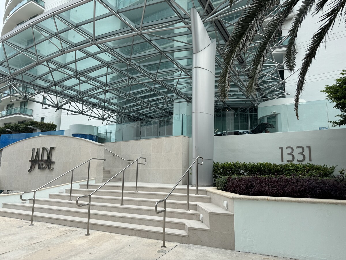 1331 Brickell Bay Dr, Miami, FL 33131 - Unit CU2 -  - Interior Photo - Image 1 of 19