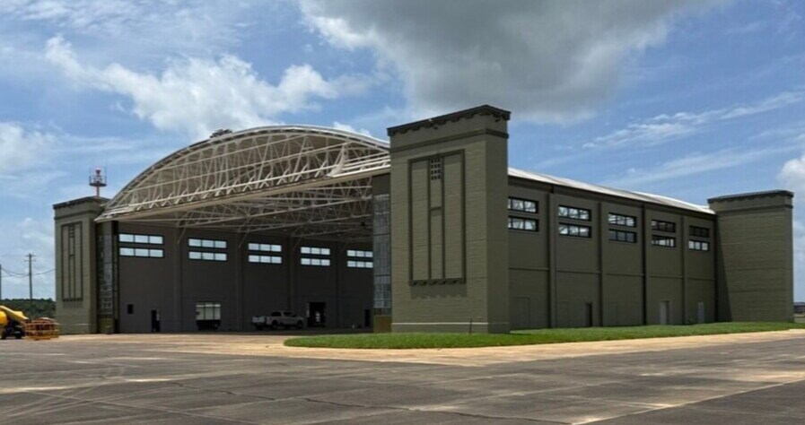 8100 Airbus Military Dr, Mobile, AL à louer - Photo du bâtiment - Image 2 de 33