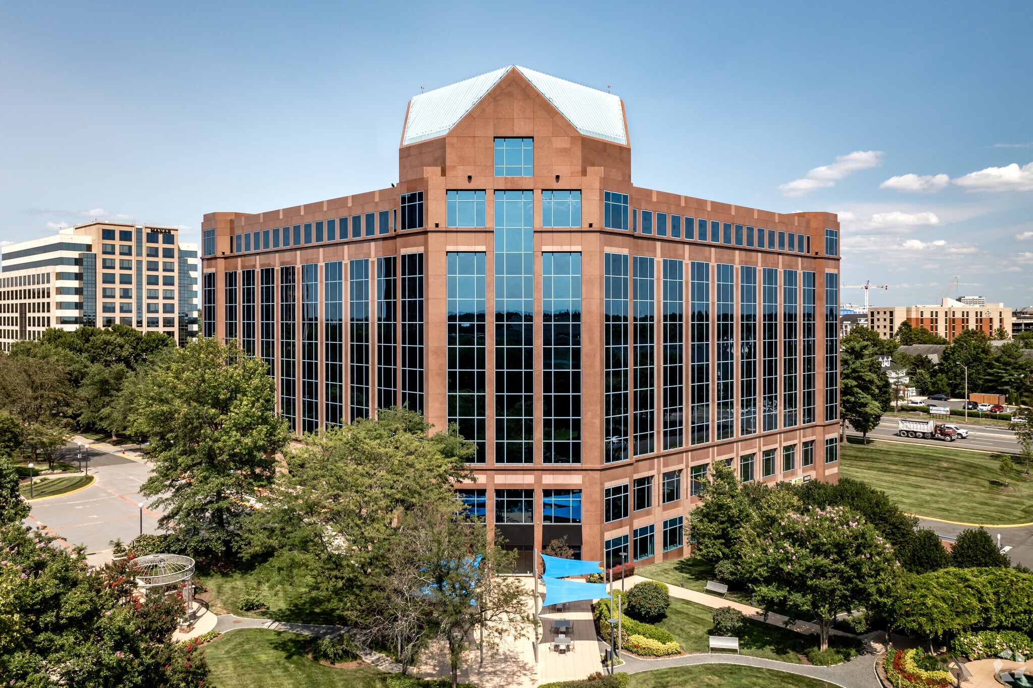 2355 Dulles Corner Blvd, Herndon, VA for lease Primary Photo- Image 1 of 20