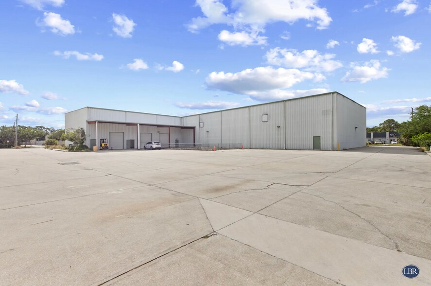 3120 Skyway Cir, Melbourne, FL à louer - Photo du bâtiment - Image 3 de 14