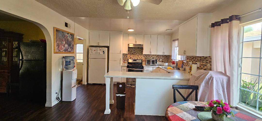 17441 Hiawatha St, Granada Hills, CA for sale Primary Photo- Image 1 of 12