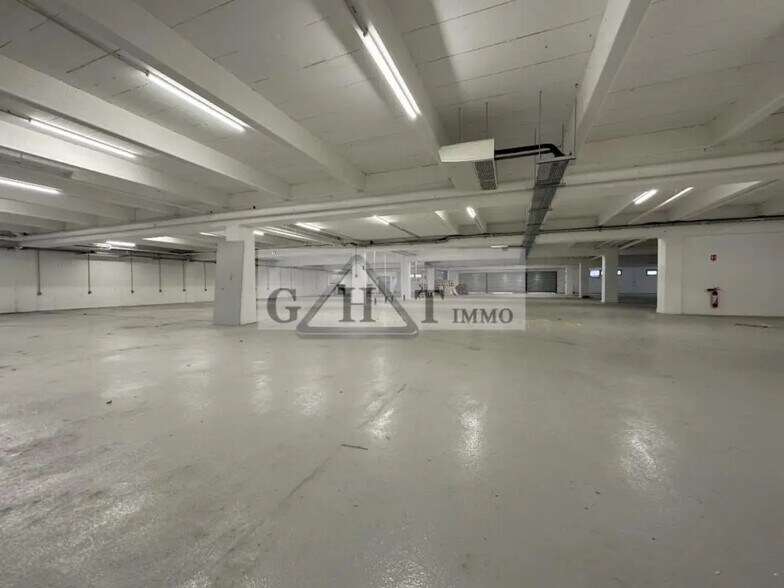 Industrial in Créteil for lease - Building Photo - Image 3 of 7