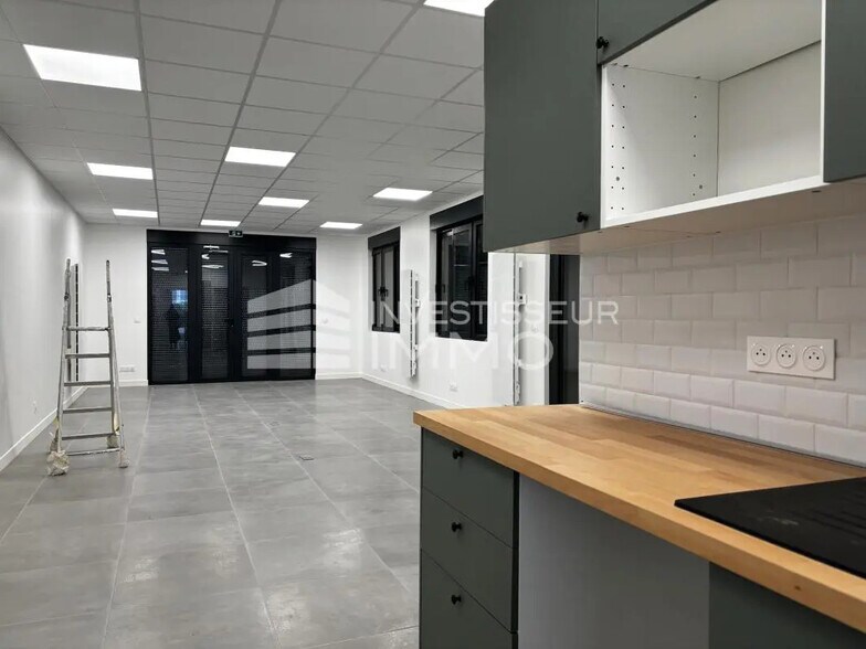 Retail in Champigny-sur-Marne for lease - Interior Photo - Image 1 of 5