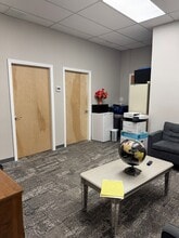 24 Crescent St, Waltham, MA à louer Photo intérieure- Image 1 de 2